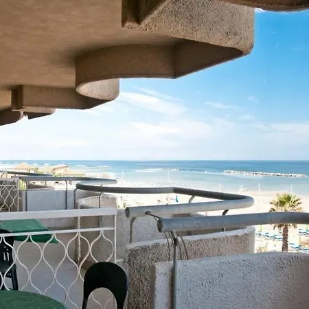 Le Terrazze Sul Mare Апарт-отель San Mauro Mare